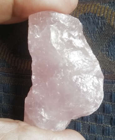 A+Rough  Rose Quartz  connect to the heart chakra, the center of love