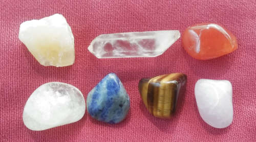 BEST 7 CRYSTALS FOR BODY POSITIVITY & CONFIDENCE