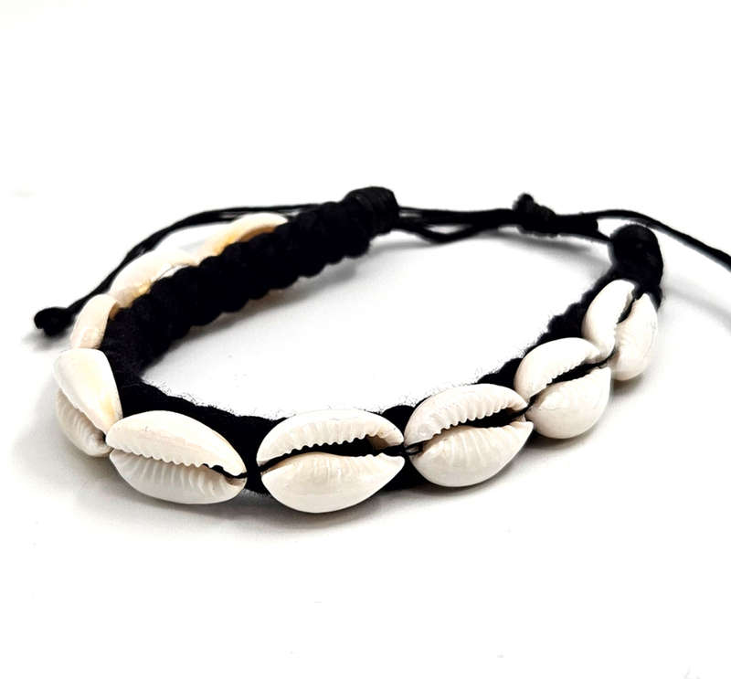 Cowrie shell bracelet - Black