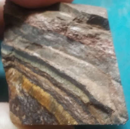 Rough Tiger Iron is a very powerful stone, combining 3 minerals energies into one.