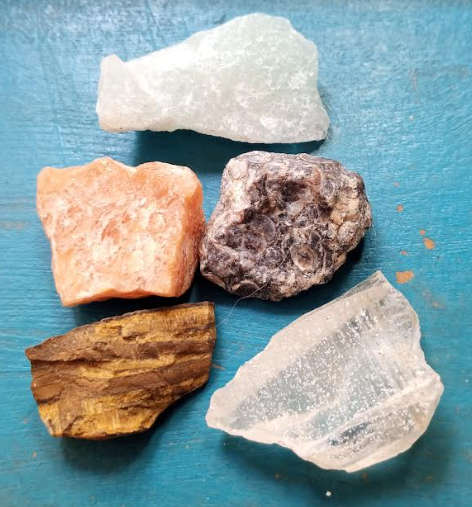 5 Rough Stones to attract abundance, good luck in all forms
