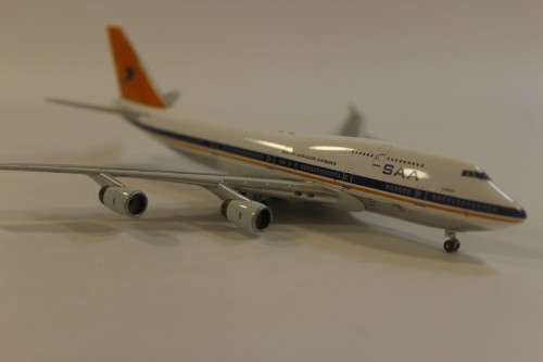 South African Die Caste Model Plane :  SAA/SAL Boeing 747-444  ZS-SAV (Durban)
