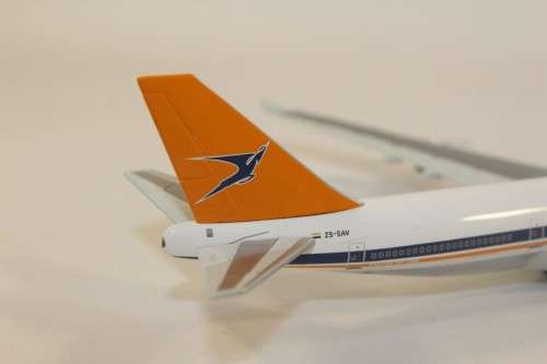 South African Die Caste Model Plane :  SAA/SAL Boeing 747-444  ZS-SAV (Durban)