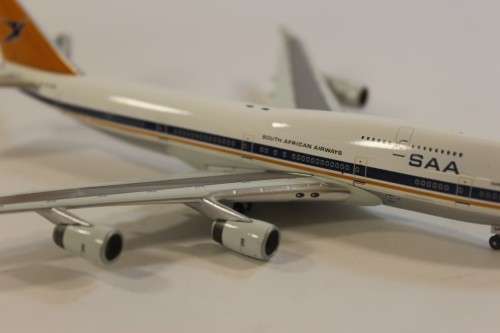 South African Die Caste Model Plane :  SAA/SAL Boeing 747-444  ZS-SAV (Durban)