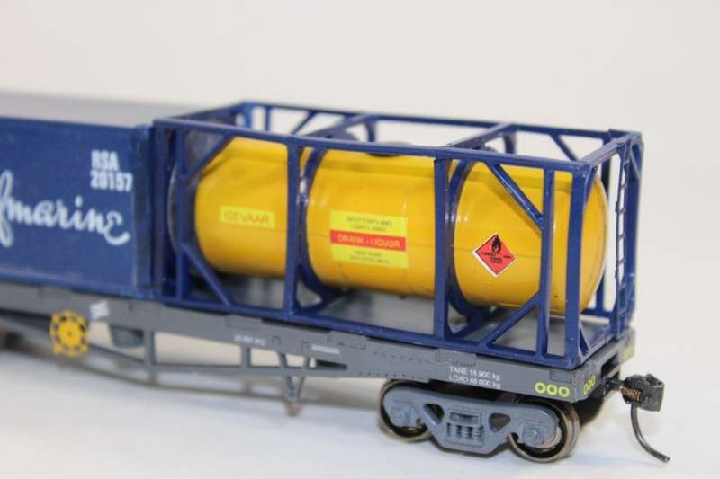 SARM : Safmarine & Tanktainer Container Wagon Kadee couplers