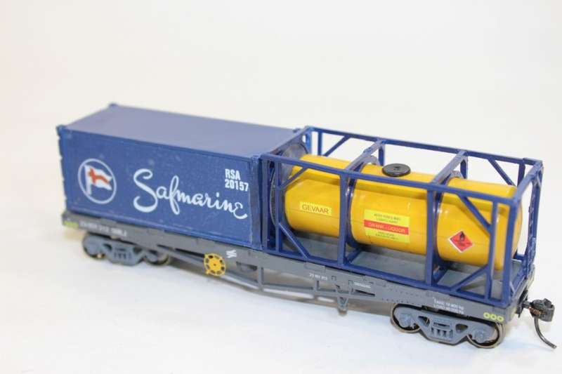 SARM : Safmarine & Tanktainer Container Wagon Kadee couplers