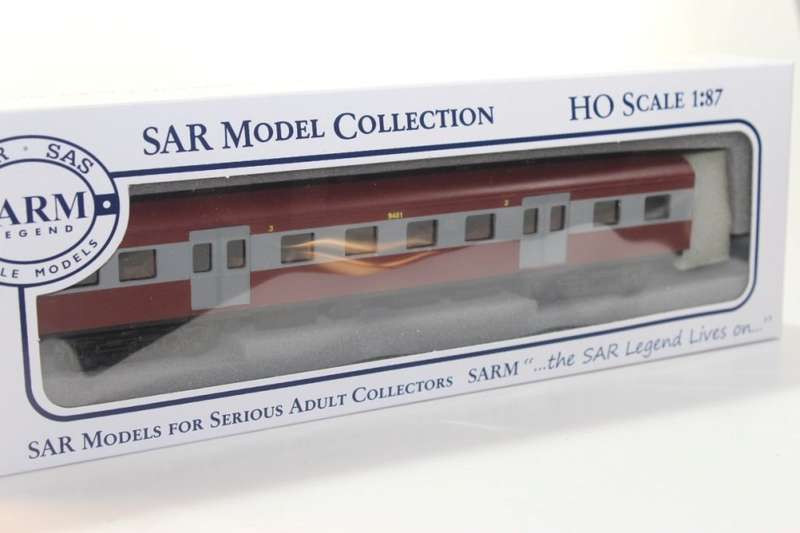 SARM :) South African Suburban 1st Class Passenger Coach (Lima Couplers)