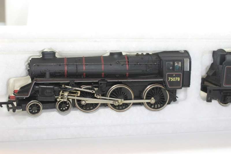 Bachmann : 4-6-0 BR Standard Locomotive