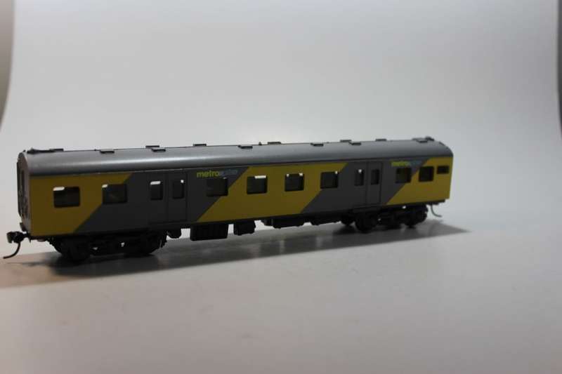 SARM :) South African Metro Plus 3rd Class Passenger Coach (Lima Couplers)