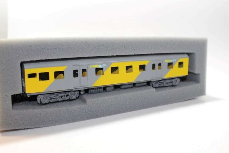 SARM :) South African Metro Plus 1st Class Passenger Coach (Kadee Couplers)