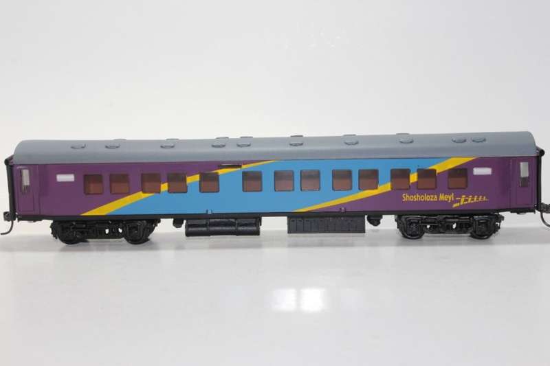 SARM : Shosoloza Meyl 2nd Class Coach ( Kadee Couplers)