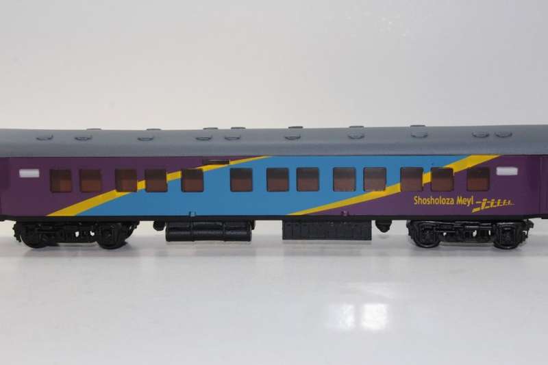 SARM : Shosoloza Meyl 2nd Class Coach ( Kadee Couplers)