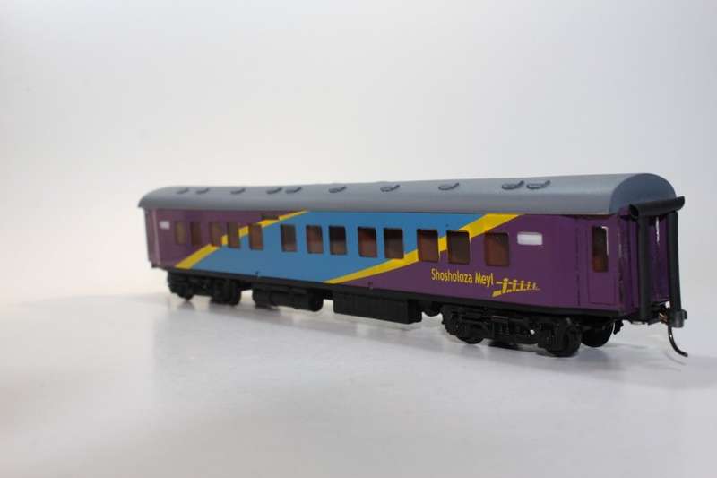 SARM : Shosoloza Meyl 2nd Class Coach ( Kadee Couplers)
