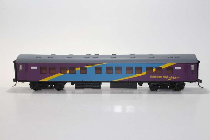 SARM : Shosoloza Meyl 2nd Class Coach ( Kadee Couplers)