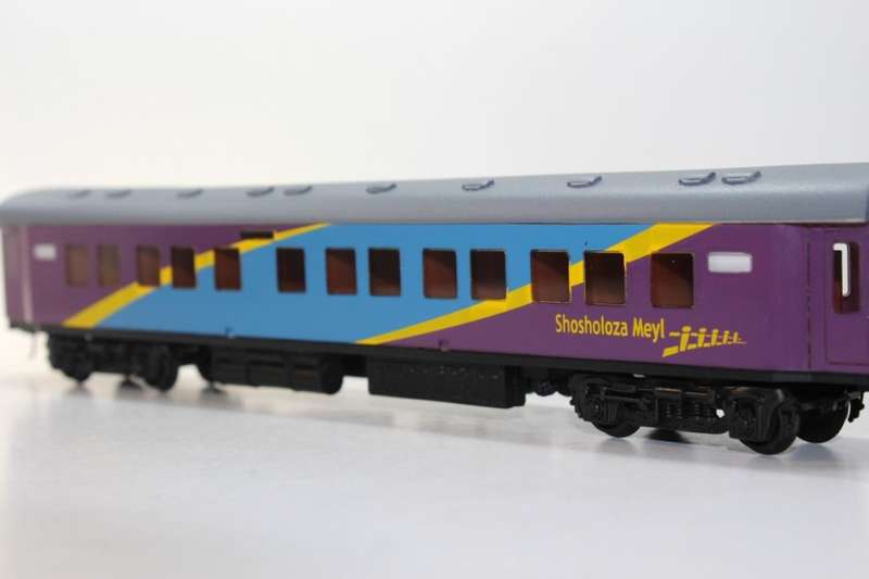 SARM : Shosoloza Meyl 2nd Class Coach ( Kadee Couplers)