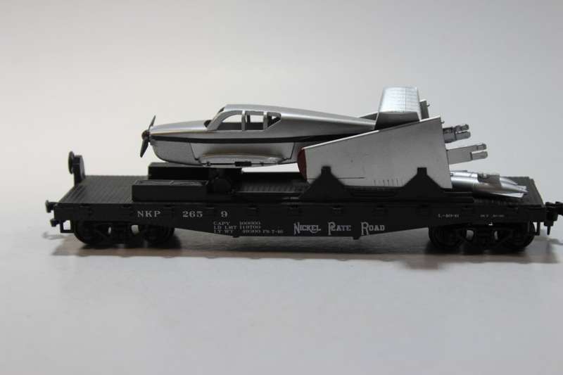 40' Flat wagon with aircraft load