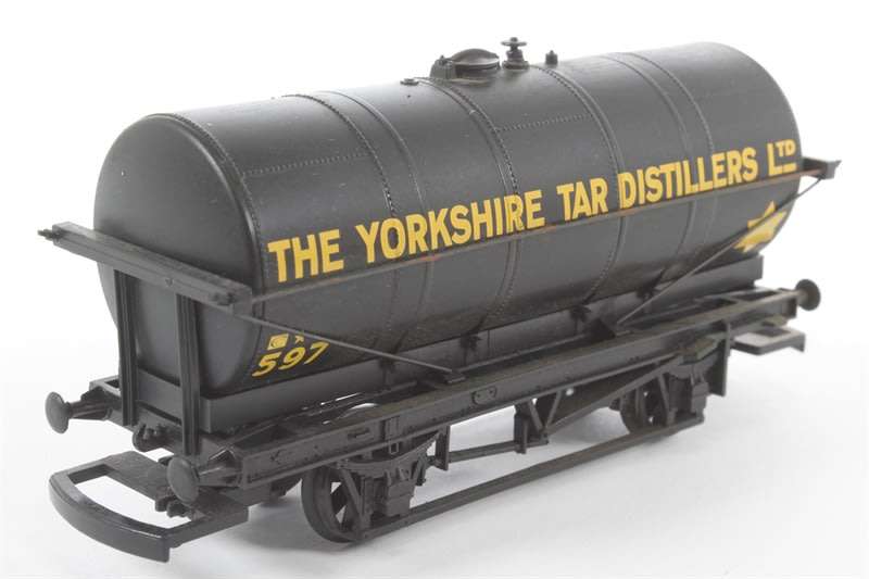 Hornby: "Yorkshire Tar" Tank Wagon