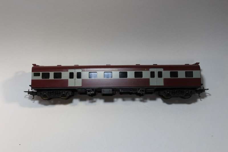 Lima : Suburban 1st Class Passenger Wagon (New & Boxed)