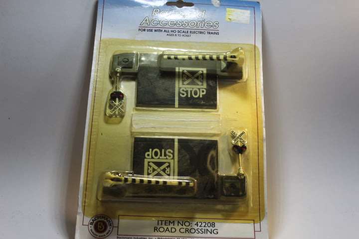Bachmann : Road Railway Crossing Accessories