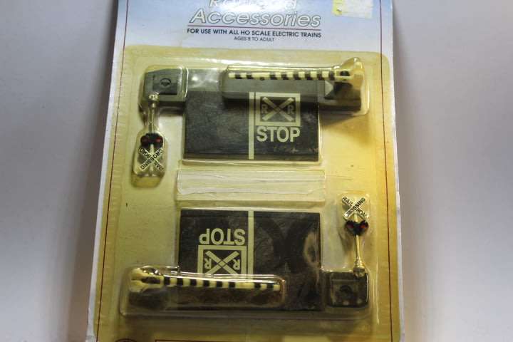 Bachmann : Road Railway Crossing Accessories