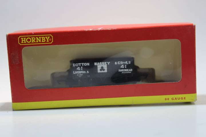 Hornby: Dutton Massey Plank Wagon