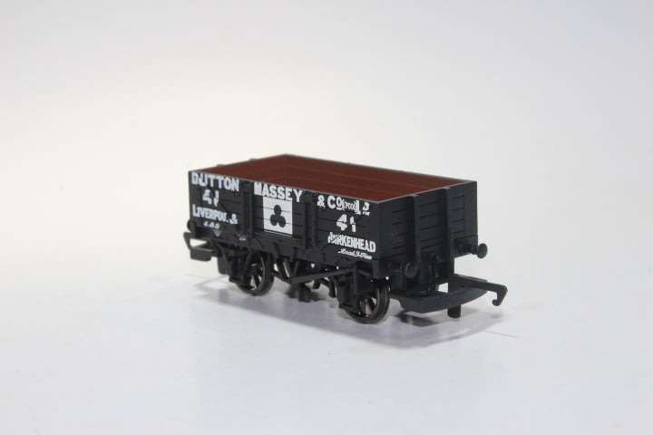 Hornby: Dutton Massey Plank Wagon