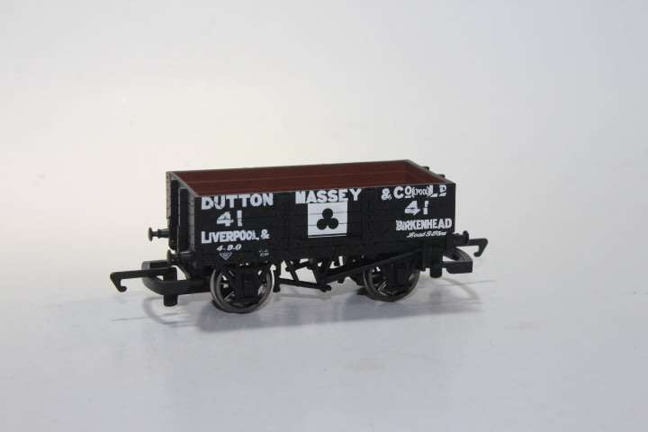 Hornby: Dutton Massey Plank Wagon