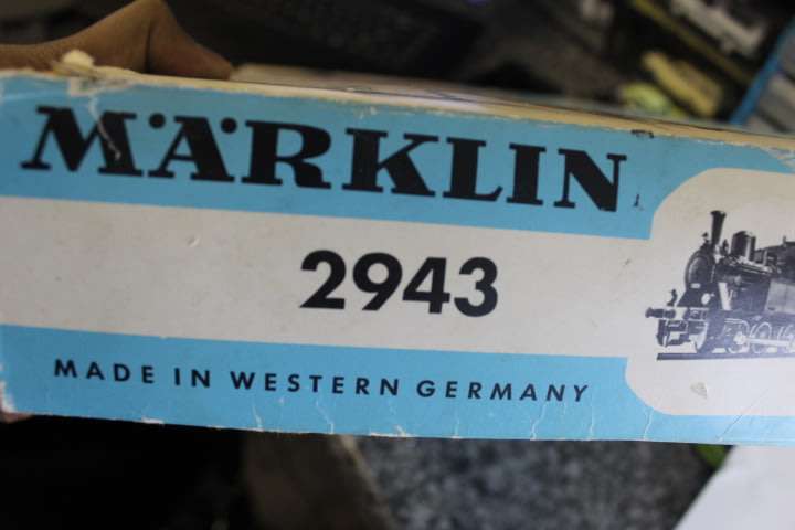 Marklin : Steam Engine and Coach Set ( 3 Rail)