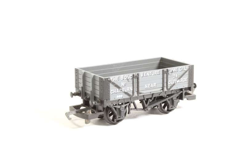 Hornby: :Bold Venture" Lime Wagon