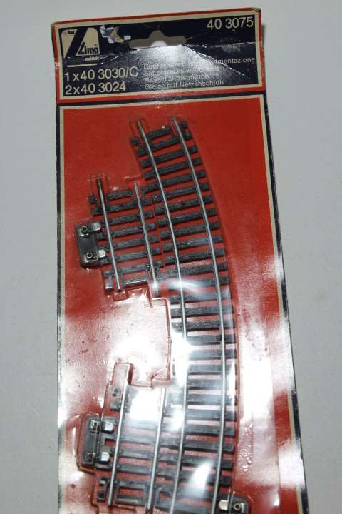 Lima :Set of Tracks with Power Contact