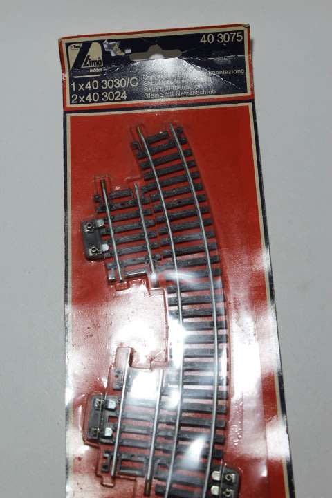 Lima :Set of Tracks with Power Contact