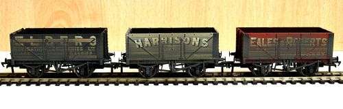 Bachmann : 3 x Weathered Coal Wagons
