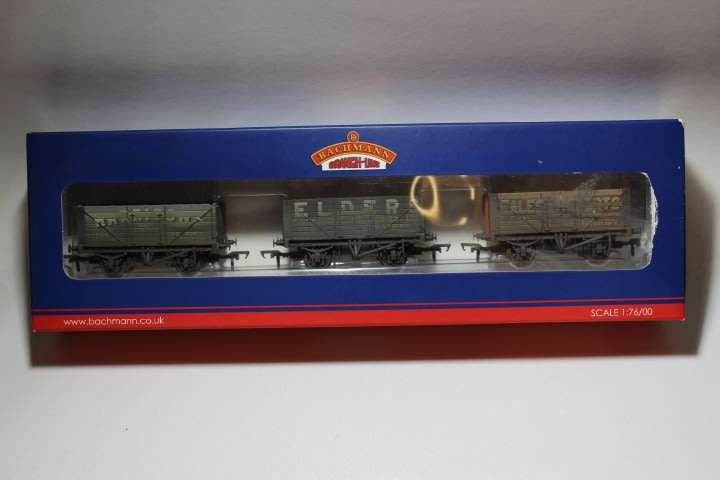 Bachmann : 3 x Weathered Coal Wagons