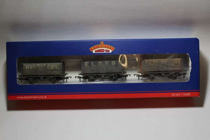 Bachmann : 3 x Weathered Coal Wagons