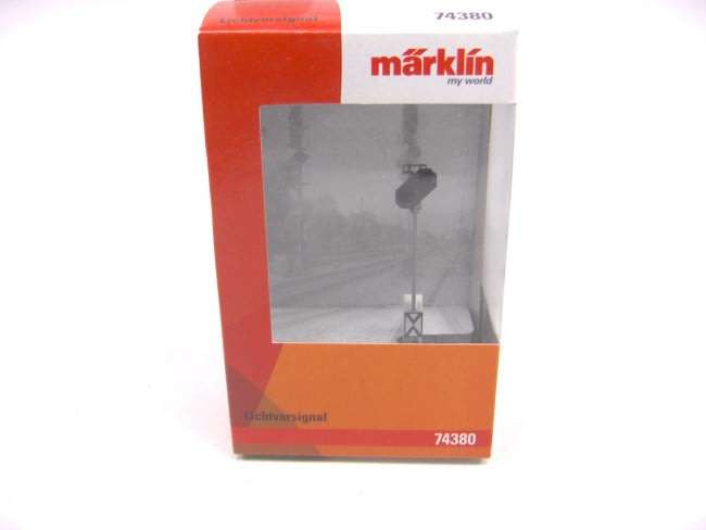 Marklin : Colour Light Distance Railway Signal