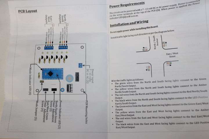 Electronic : Traffic Light Controller + 4 electornic traffic lights