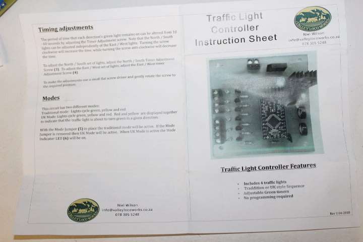 Electronic : Traffic Light Controller + 4 electornic traffic lights