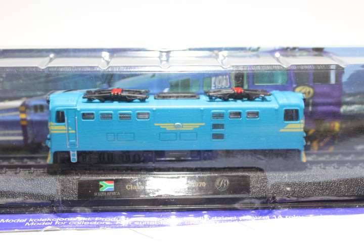 Locomotives of the World Magazine + 6E Blue Train Static Model