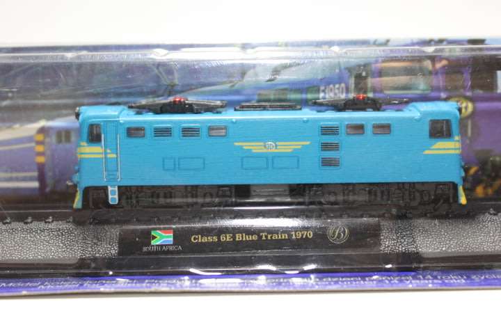 Locomotives of the World Magazine + 6E Blue Train Static Model