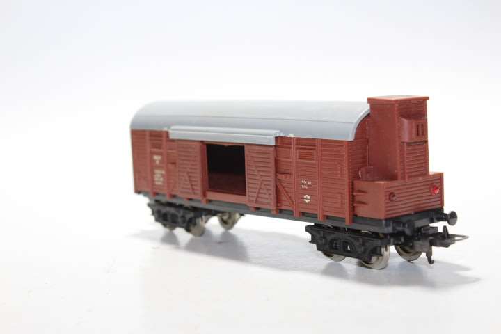 Lima : Box Wagon with brakemans cab (New)