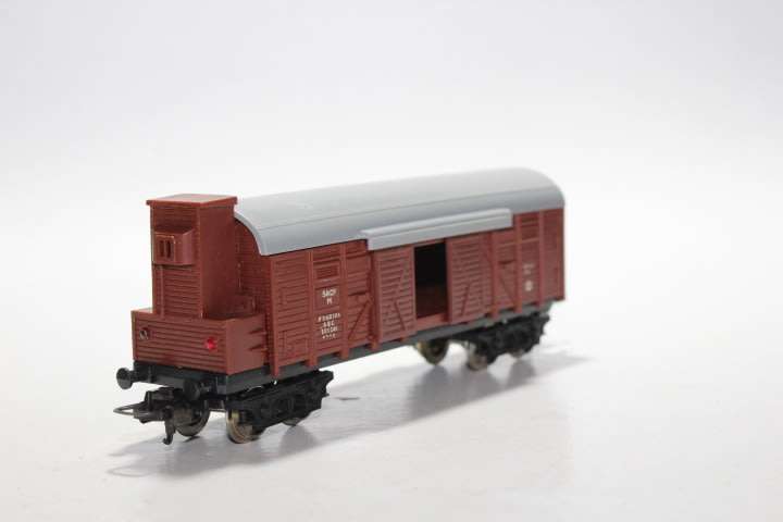 Lima : Box Wagon with brakemans cab (New)