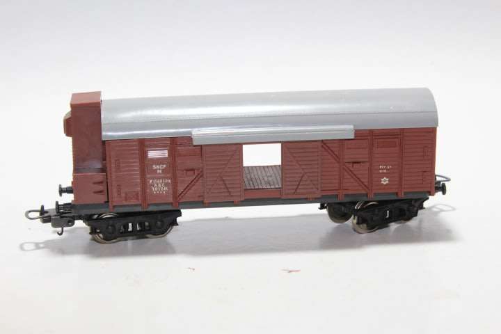 Lima : Box Wagon with brakemans cab (New)