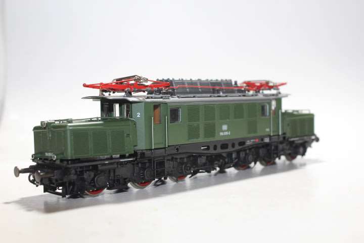Roco 04168A Class BR 194 'Crocodile' 035-2 of the DB (HO) Digital