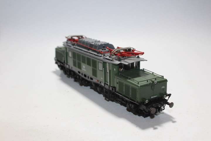 Roco 04168A Class BR 194 'Crocodile' 035-2 of the DB (HO) Digital