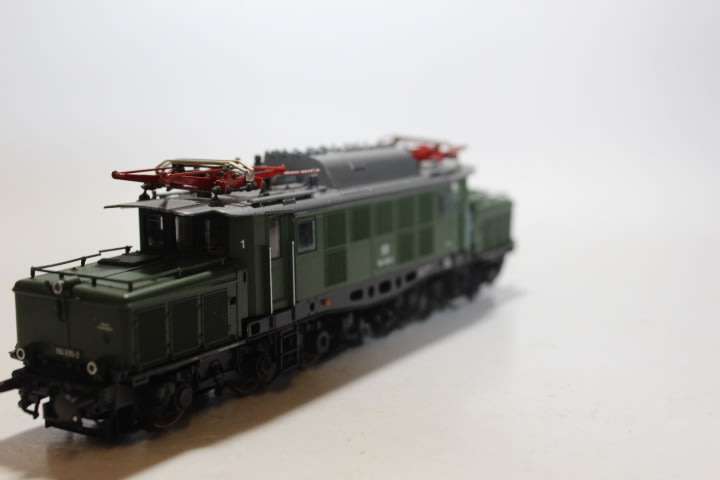 Roco 04168A Class BR 194 'Crocodile' 035-2 of the DB (HO) Digital