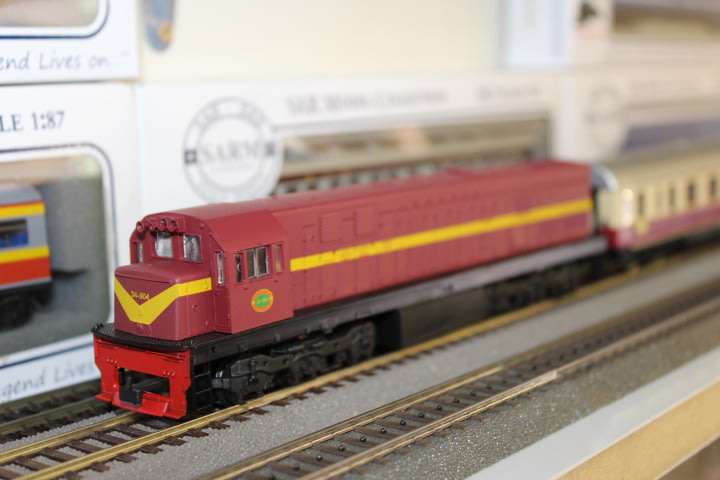 Frateschi: SAR Class 34 Diesel Loco (Running Class 34-401)