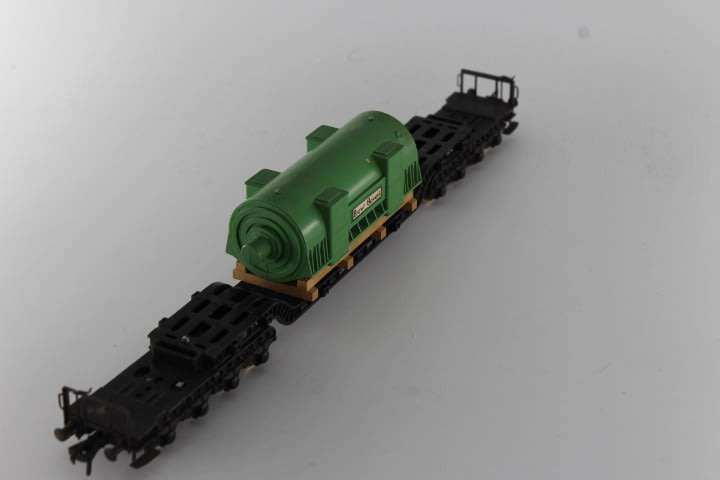 Fleishmann : Adnormal Tanker Low Bed Wagon