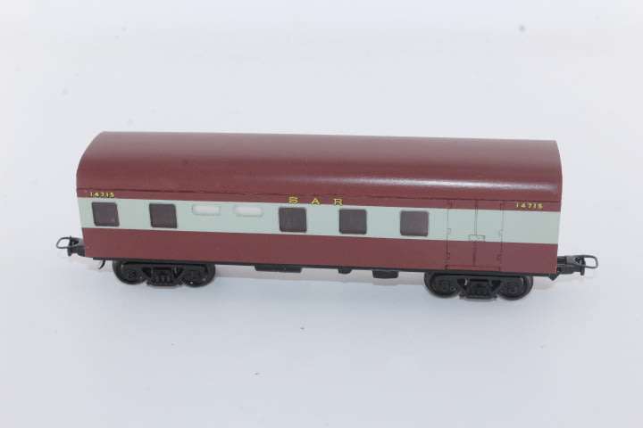 SARM:ZO3 Offical Accomodation Wagon (Lima Couplers)