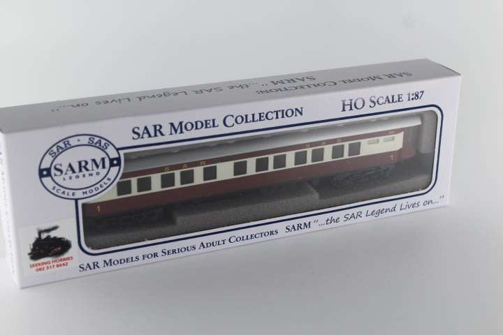 SARM : South African 1st Class Orange Express Passenger Wagon :C-8 (Lima Couplers)