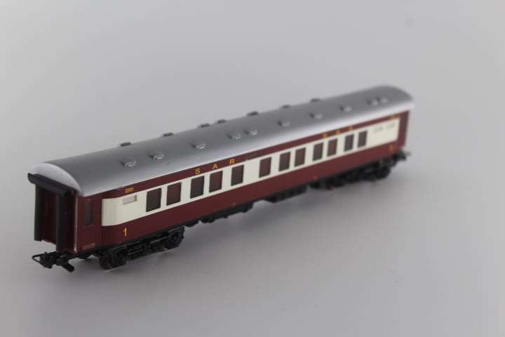 SARM : South African 1st Class Orange Express Passenger Wagon :C-8 (Lima Couplers)